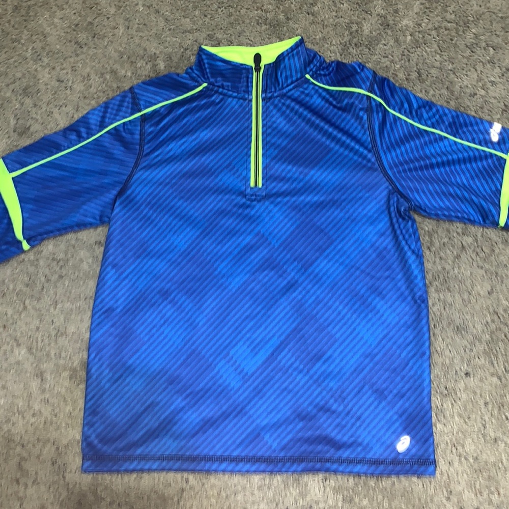 Blue asics pull over.